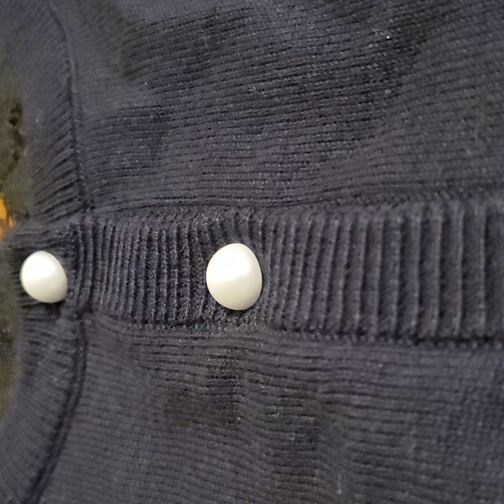Sweater - Picture 4 of 4